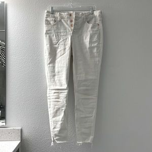 White high-waisted jeans!